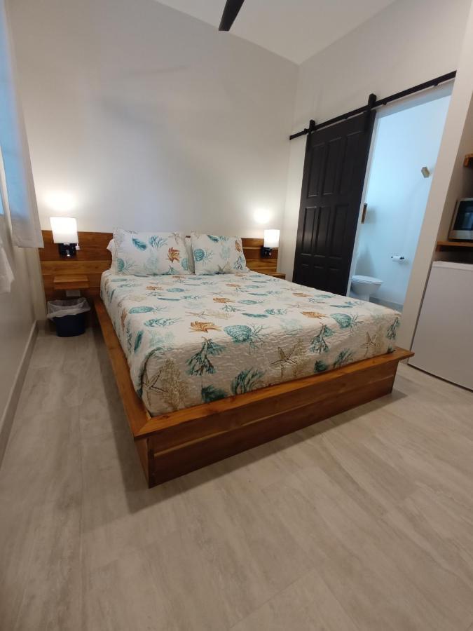 The Sea Glass Inn Placencia المظهر الخارجي الصورة